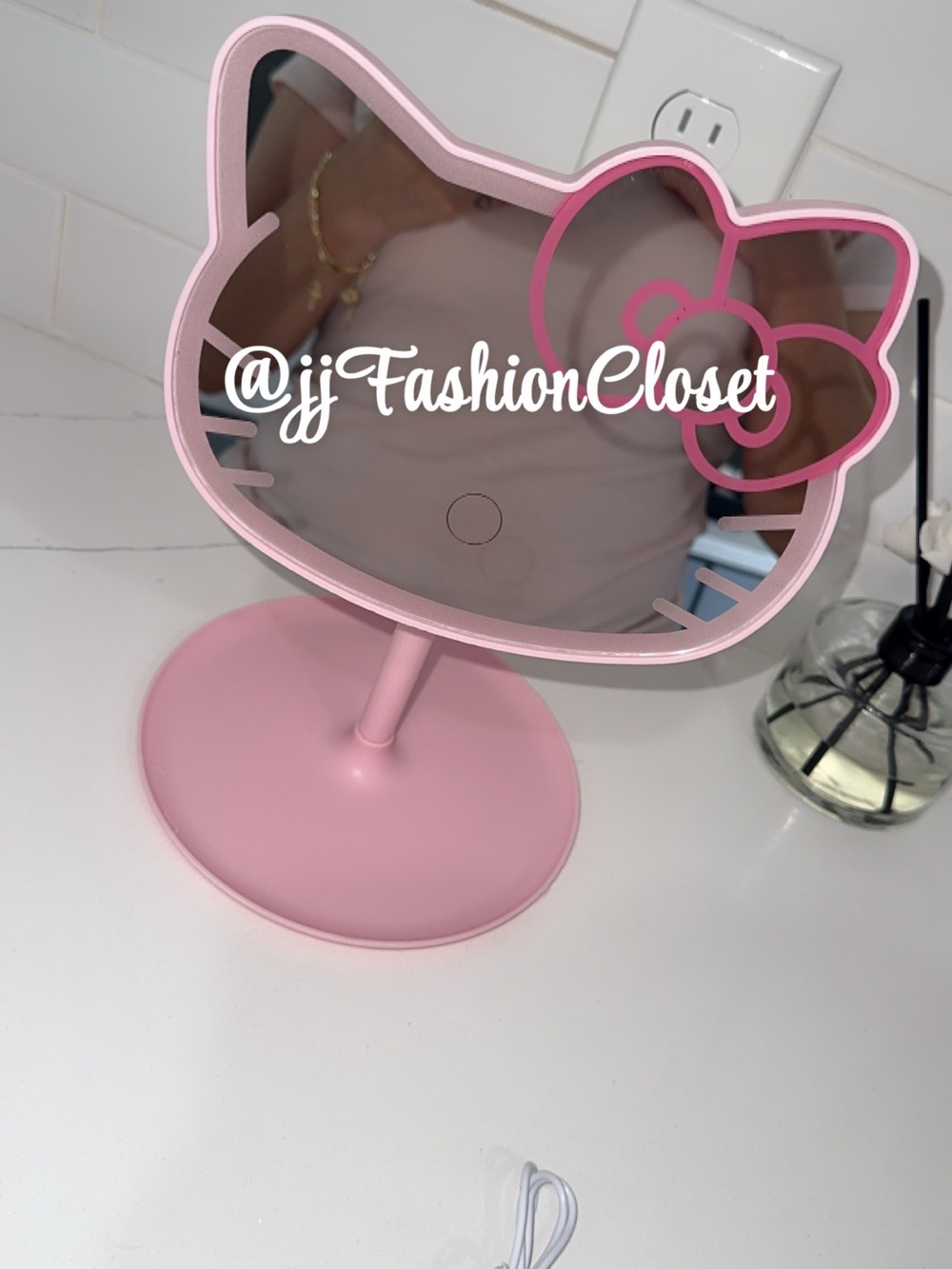 Hello Kitty Style LED Vanity Mirror - Picture 3 of 7